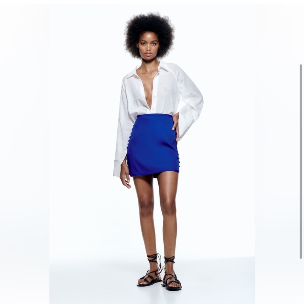 Mini button detail skirt NWT zara